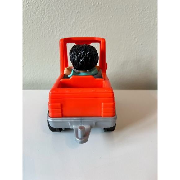 Fisher-Price Little People Pick-Up Truck and Fire Engine toy lot with Figures - Picture 3 of 9